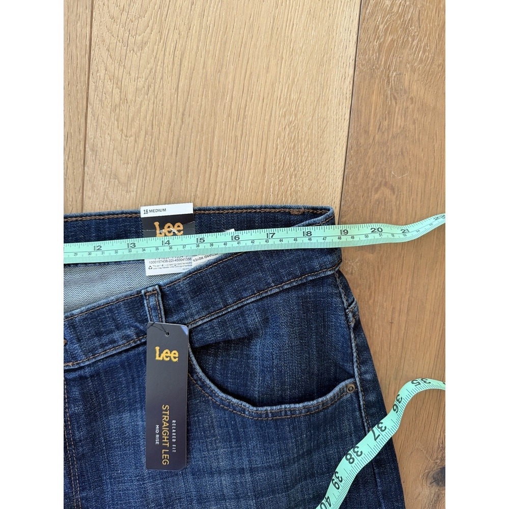 NWT Lee Relaxed Fit Straight Leg Mid Rise Women's Plus Blue Jeans Sz 18‎ - Picture 4 of 5